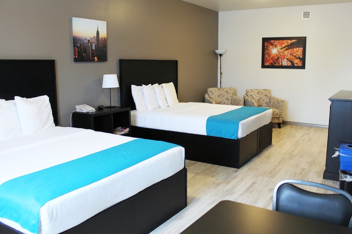 Roadhouse 52 Inn & Suites photo 3