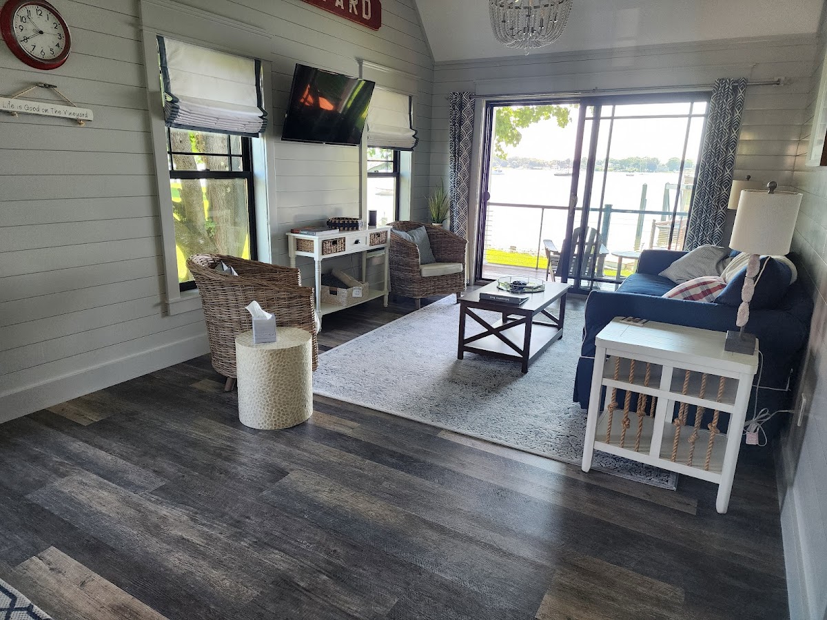 Harbor View Landing photo 2