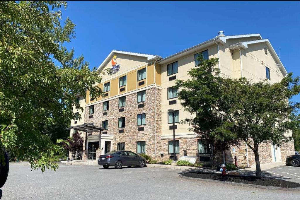 Comfort Inn & Suites Brattleboro I-91