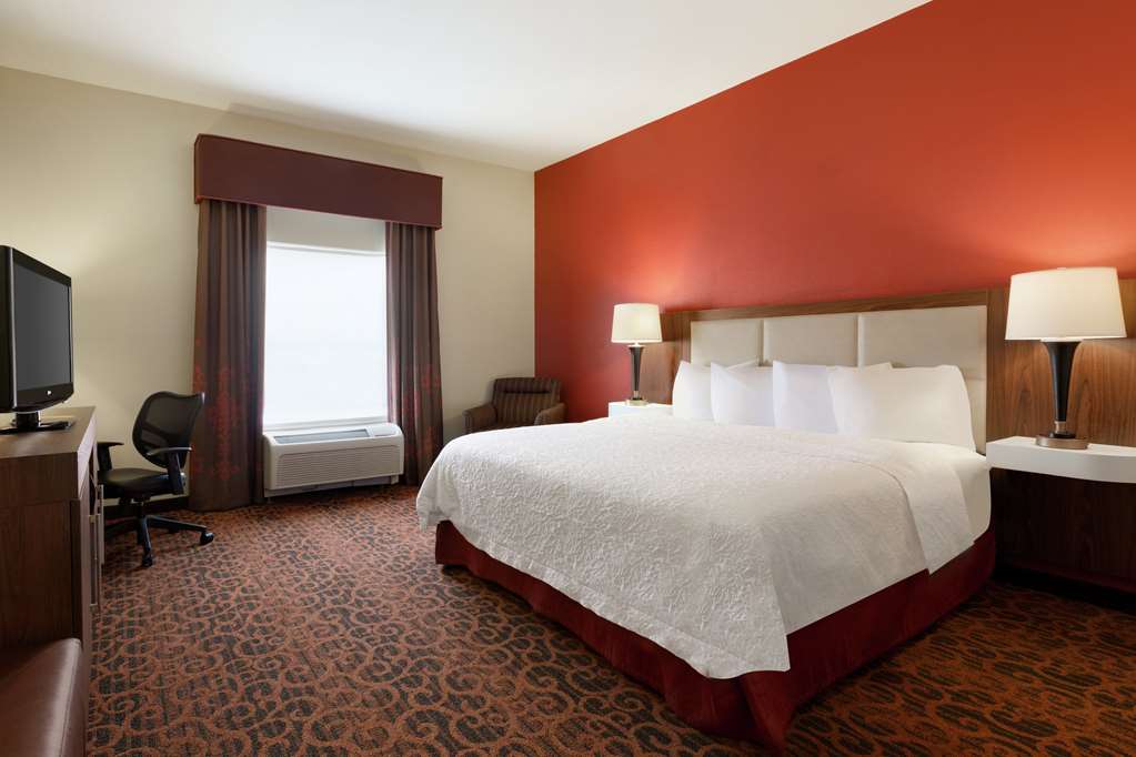 Hampton Inn Wichita Falls-Sikes Senter Mall photo 2