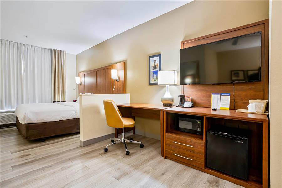 Comfort Inn & Suites Montgomery East Carmichael Rd photo 2