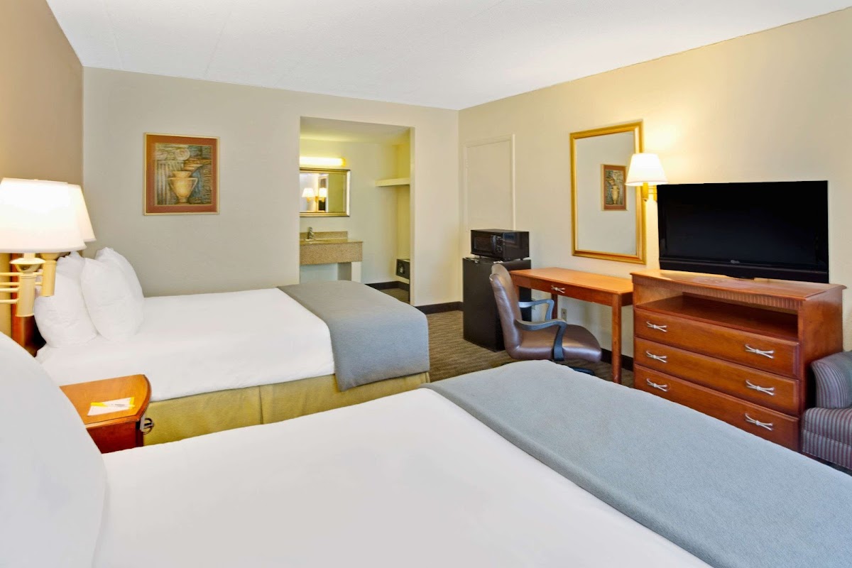 Days Inn by Wyndham Silver Spring photo 2
