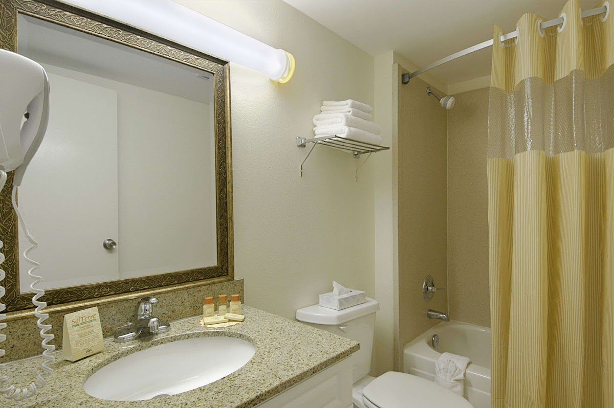 Days Inn by Wyndham Silver Spring photo 3