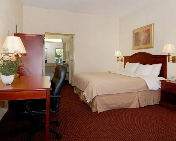 Quality Inn Goodlettsville photo 2