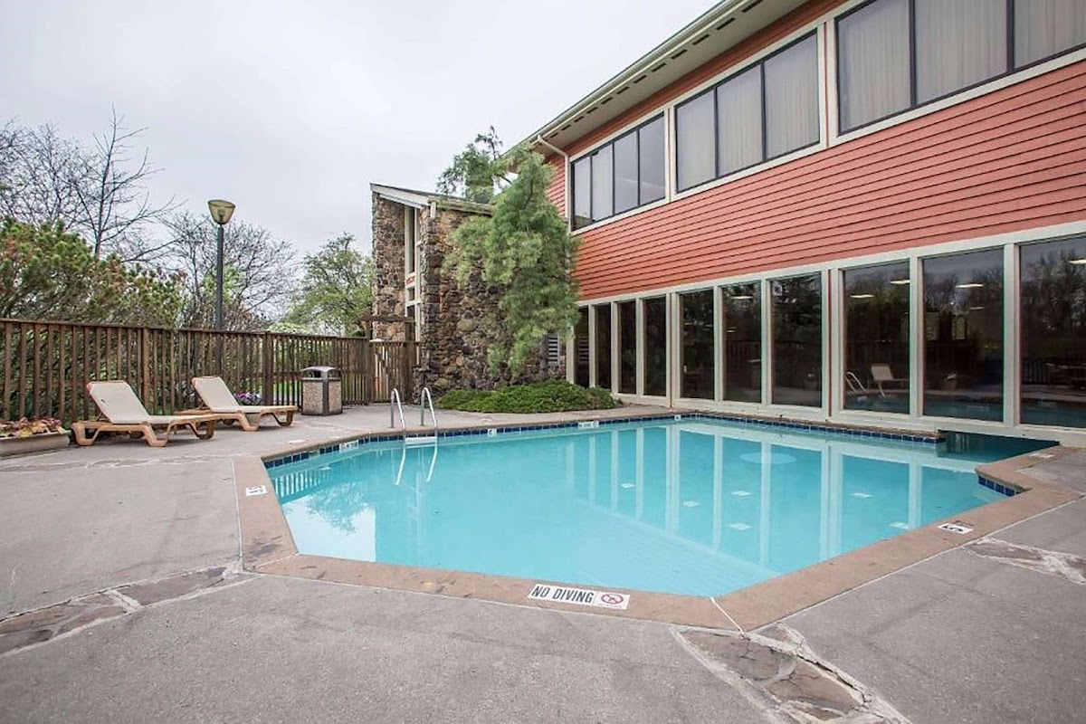 Howard Johnson by Wyndham Merrillville photo 3