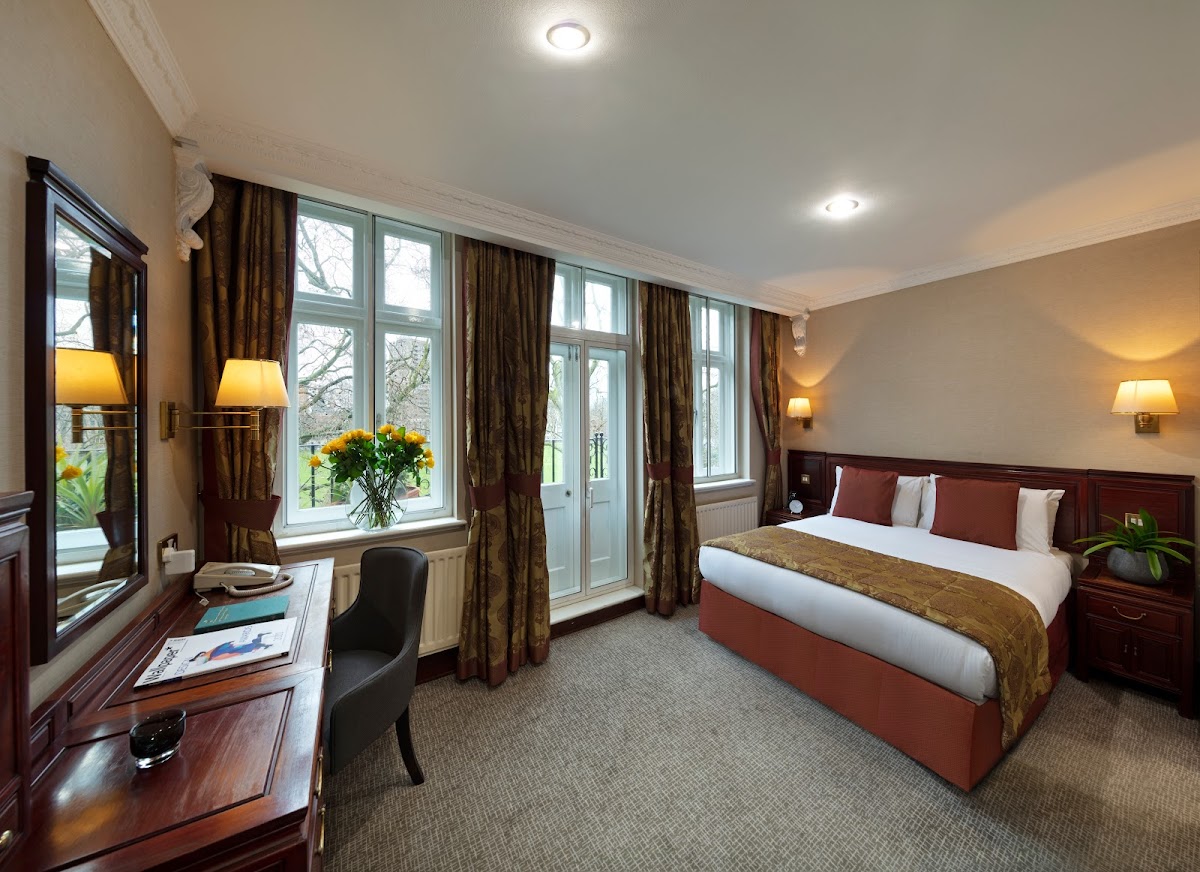 The Wellington Hotel London (FKA The Rochester) photo 2