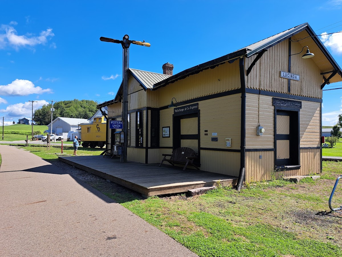 Lucinda Railway Station