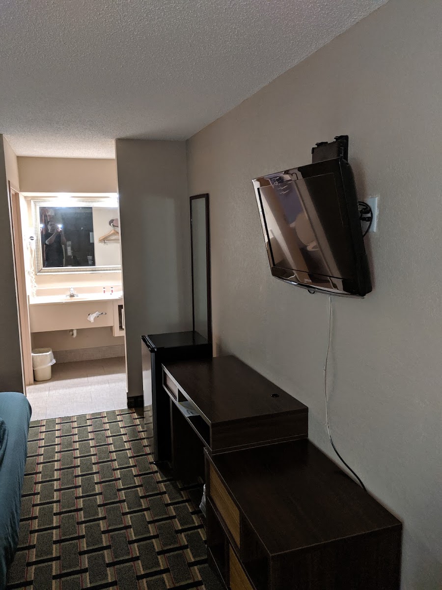 Super 8 by Wyndham Brunswick South/I-95 photo 2