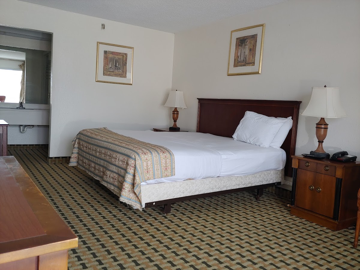 Cocomo Inn & Suites photo 2