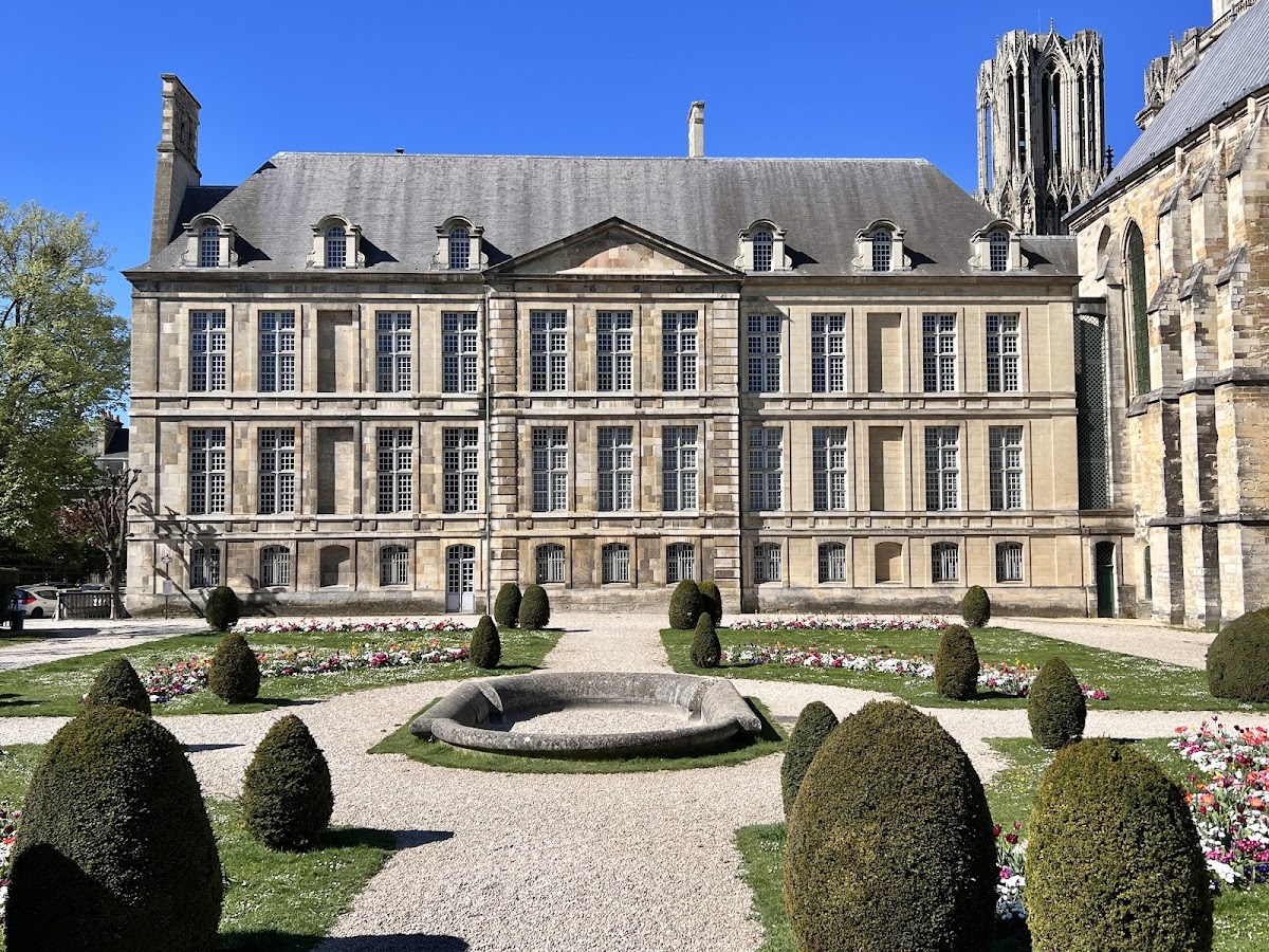 Palais du Tau