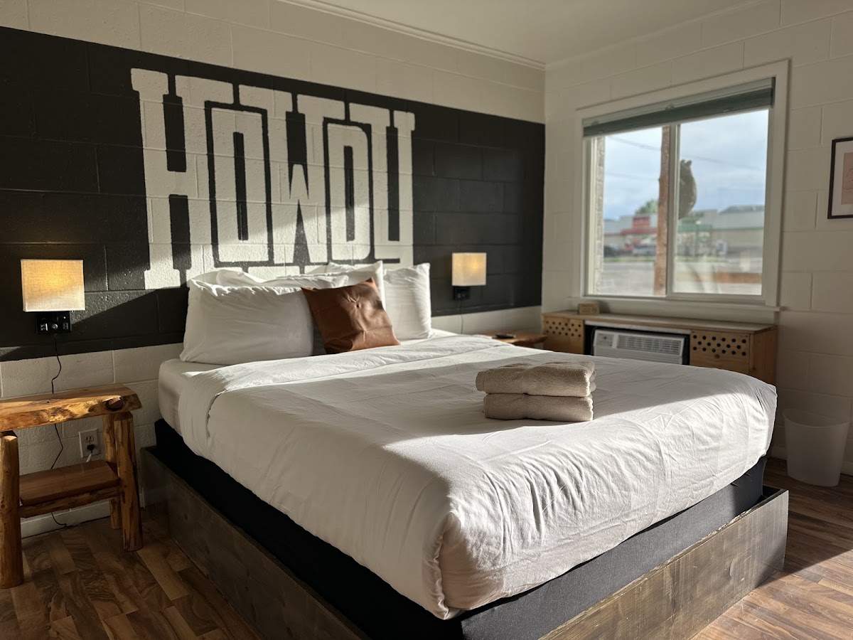 Elk Antler Inn