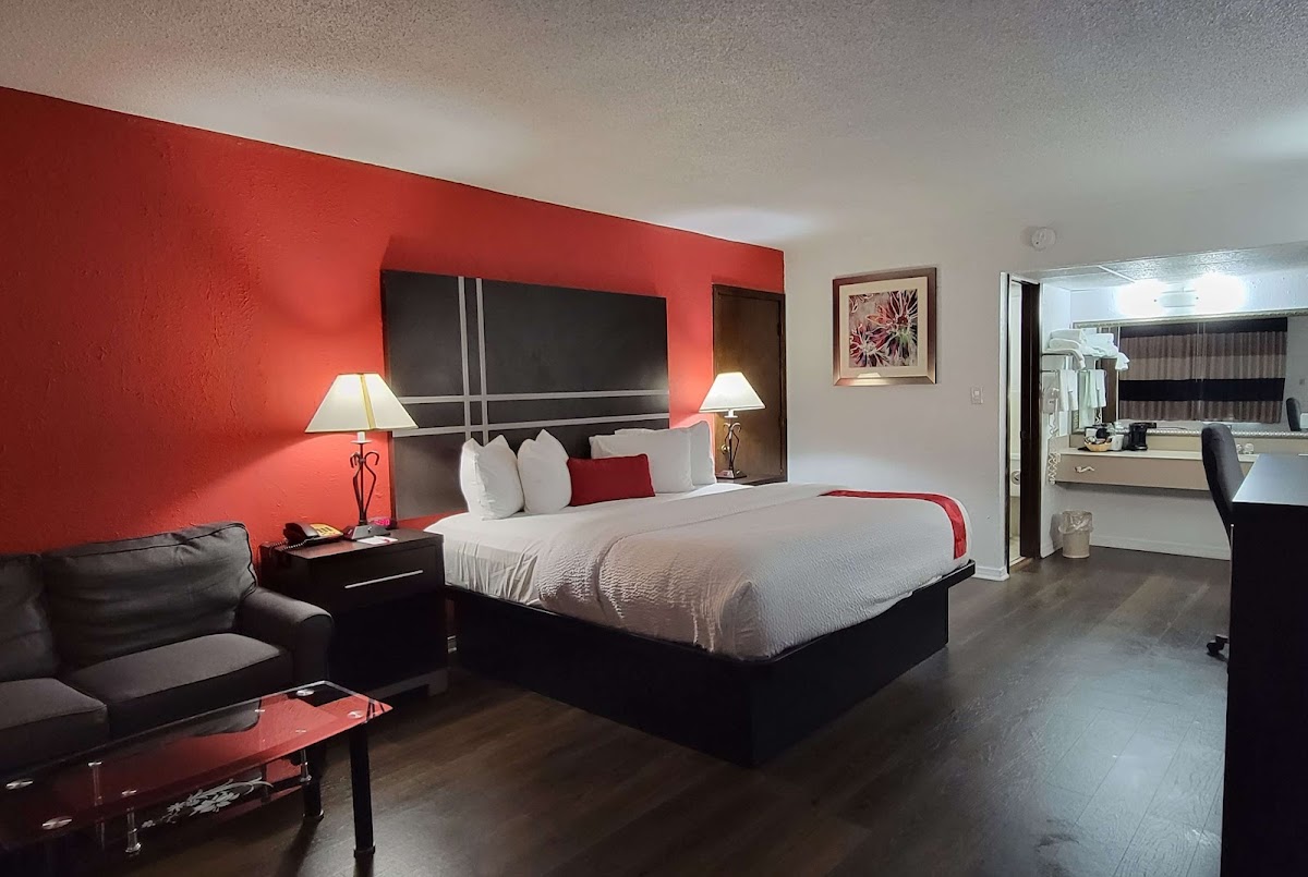 Ramada by Wyndham Mountain Home photo 2