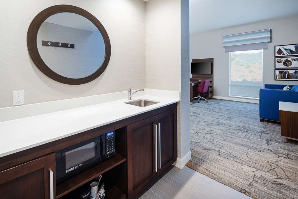 Hampton Inn & Suites Gilroy photo 3