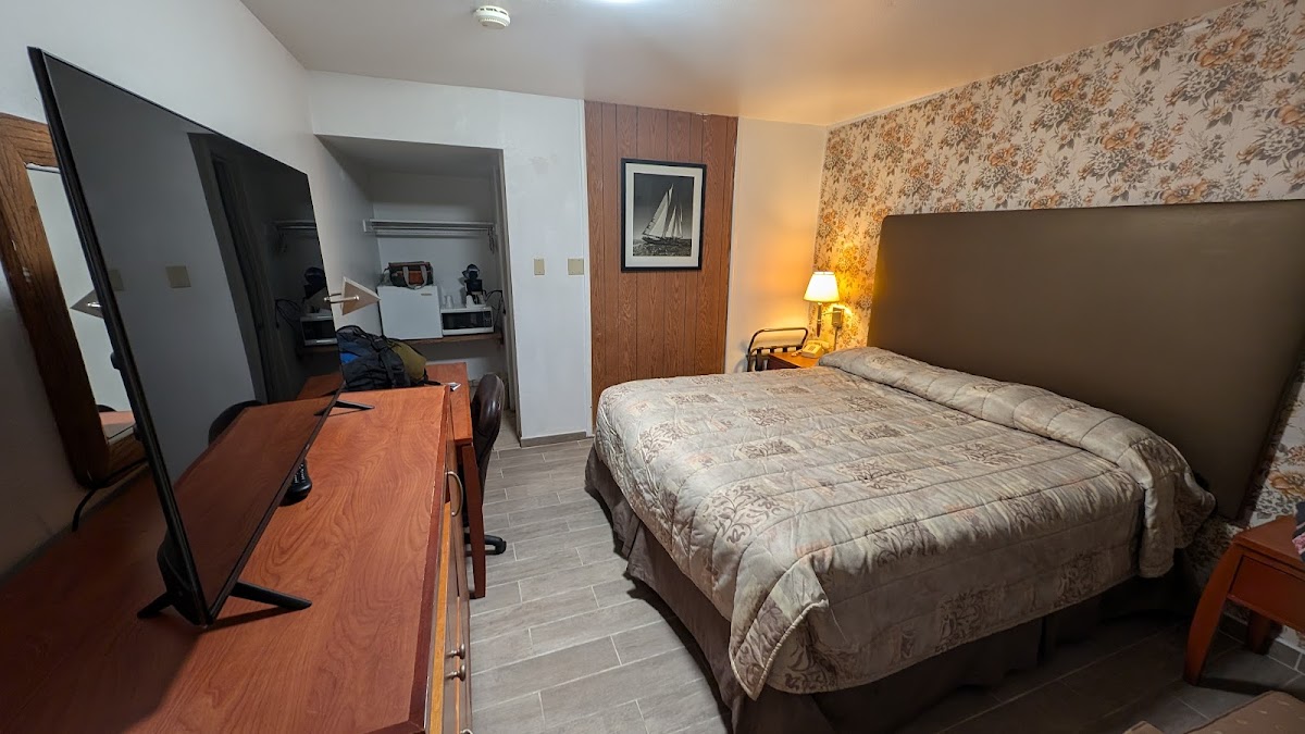 Maple Inn & Suites photo 2