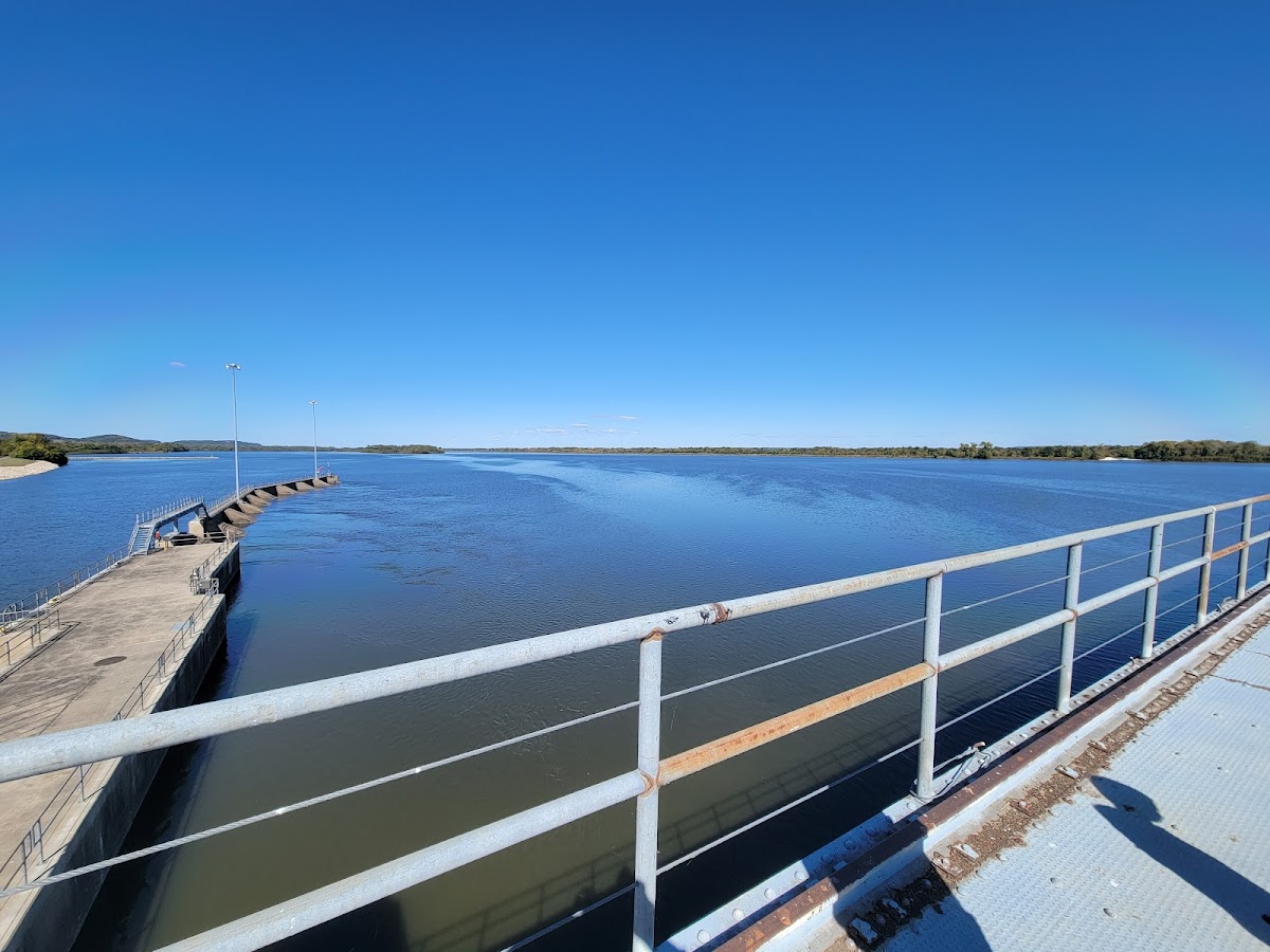 Lock and Dam 24