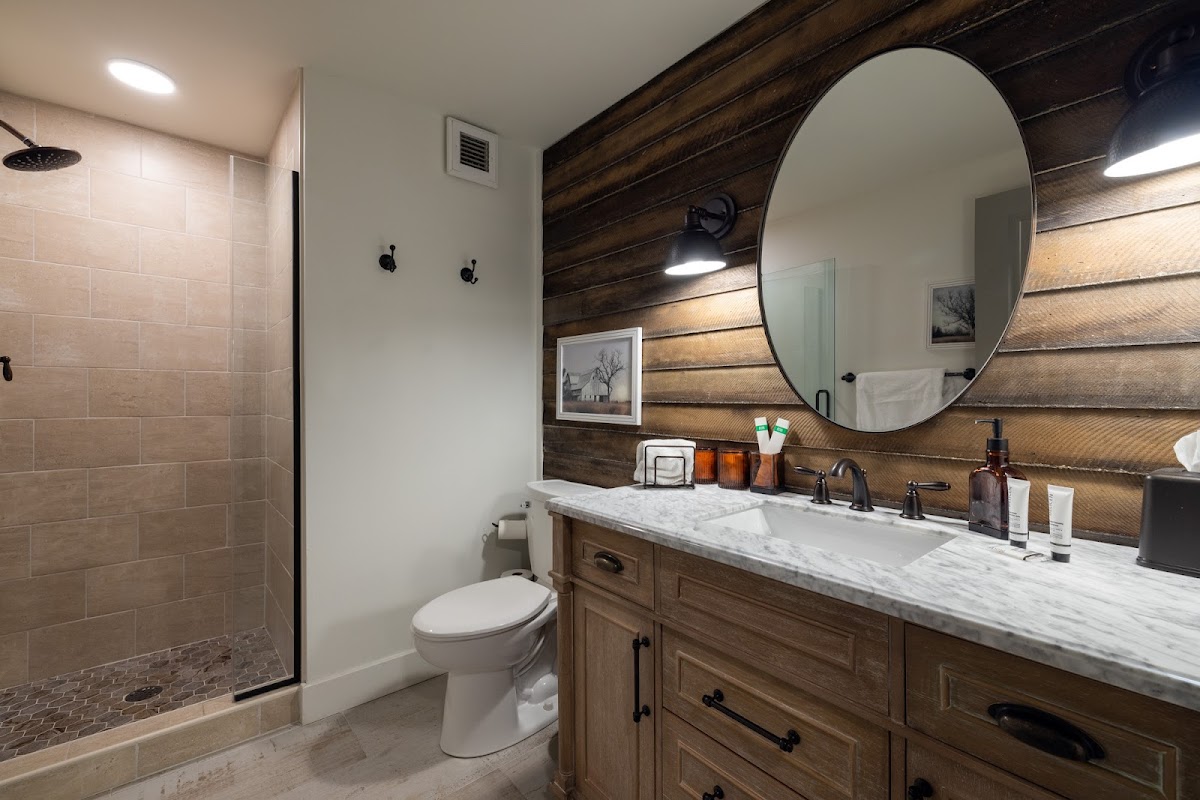 Hollyhock Suites photo 3