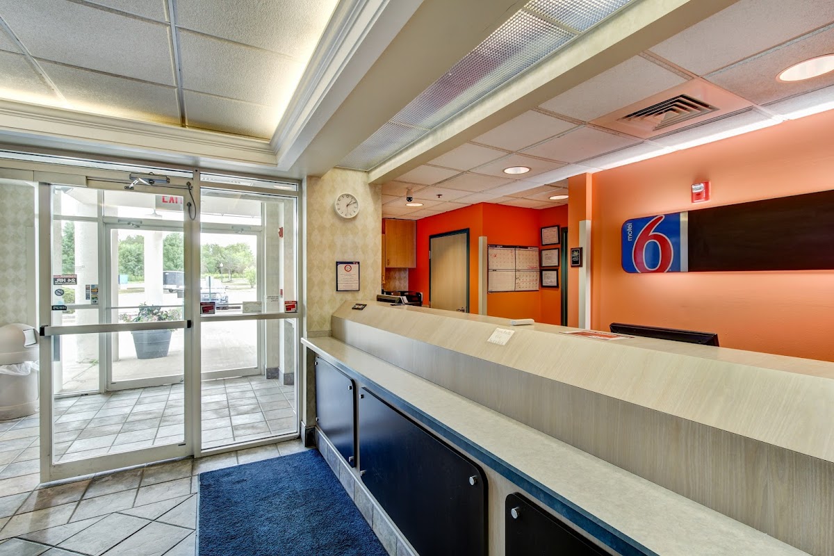 Motel 6 Medina, OH - Cleveland photo 2