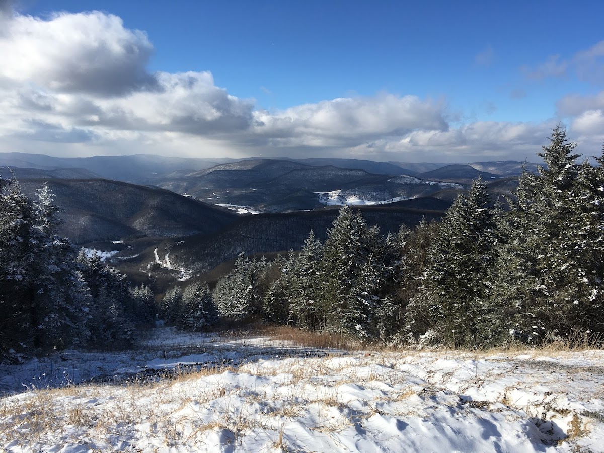 Snowshoe Resort Check-in / Top of the World photo 2