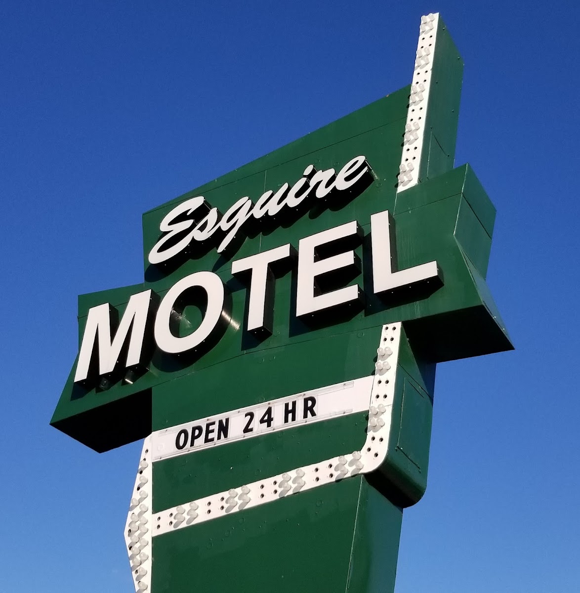 Esquire Motel photo 2