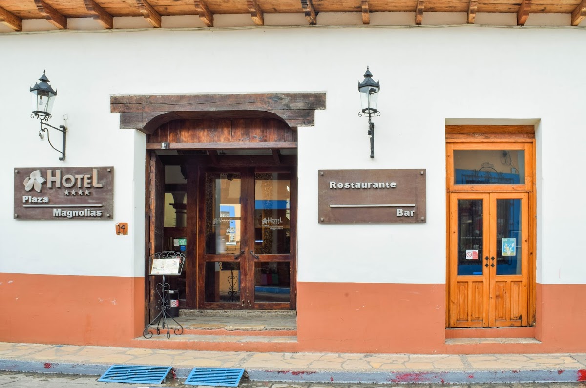 Plaza Magnolias Hotel