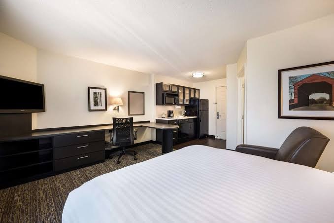 Sonesta Simply Suites Parsippany Morris Plains photo 2