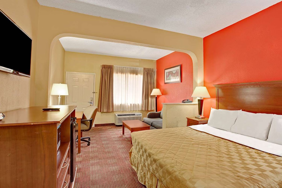 Days Inn & Suites by Wyndham Memphis East photo 2