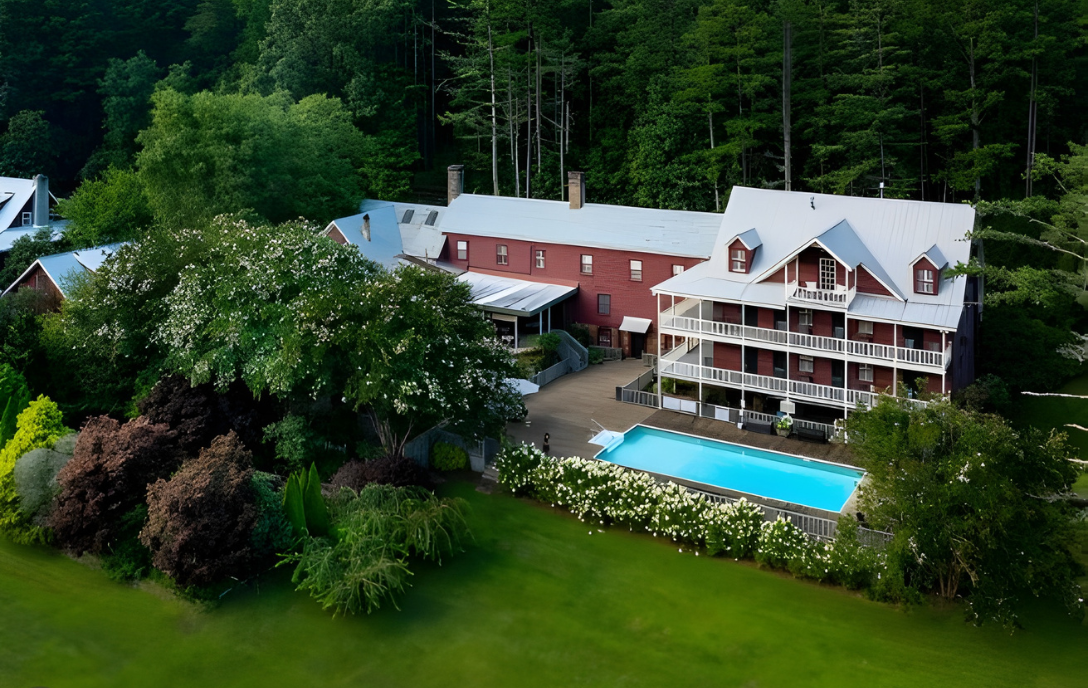 Glen-Ella Springs Hotel & Restaurant