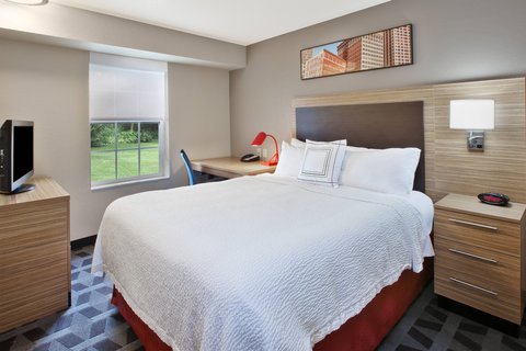 TownePlace Suites by Marriott Milwaukee Brookfield photo 2