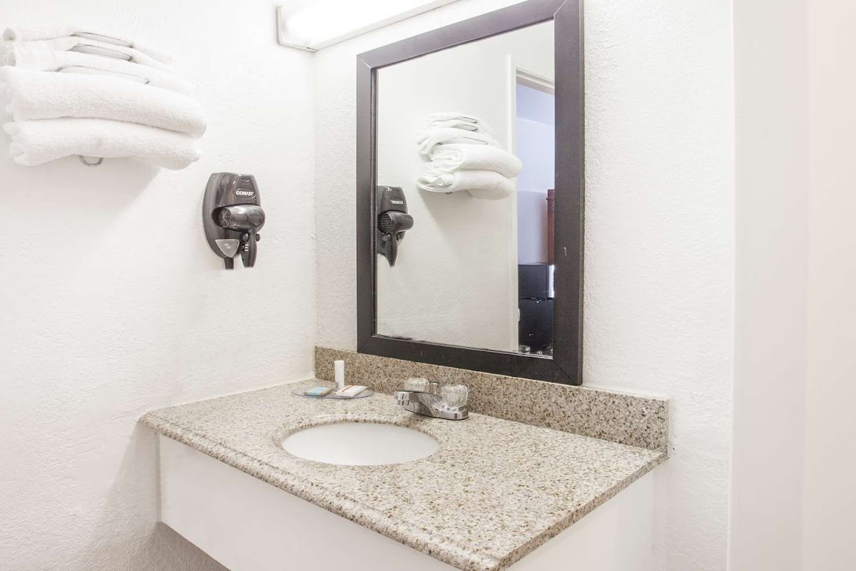Travelodge - Nashville TN photo 3