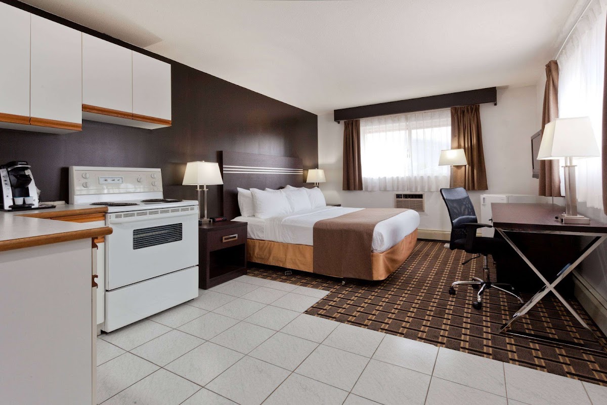 Super 8 by Wyndham Valemount photo 2