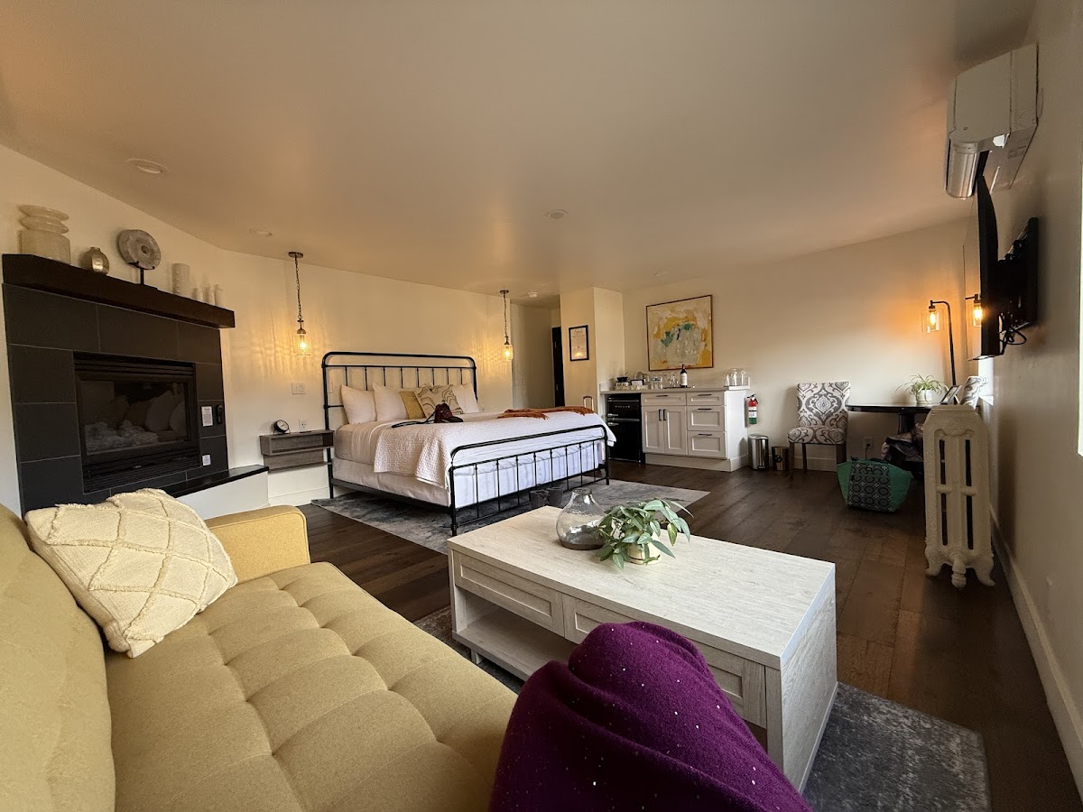 Bespoke Inn Flagstaff photo 2