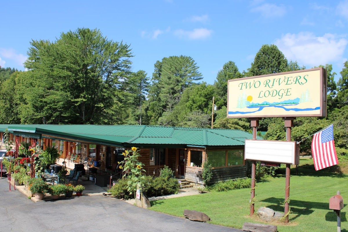 Two Rivers Lodge and Cabins photo 3