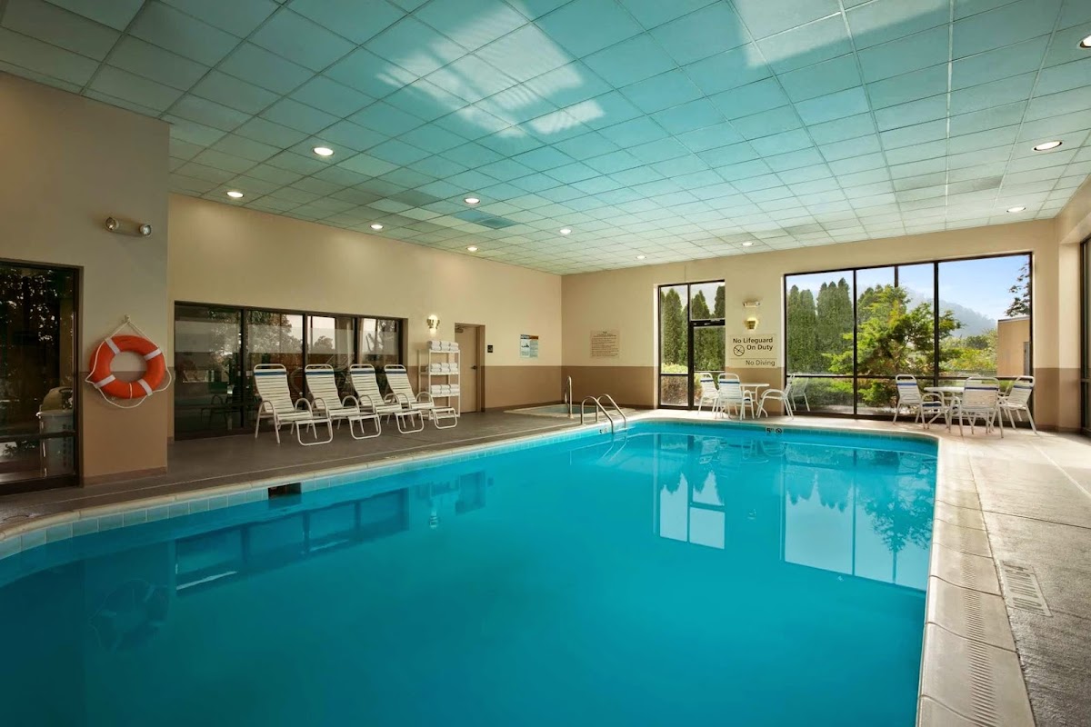 Hampton Inn Bedford photo 3