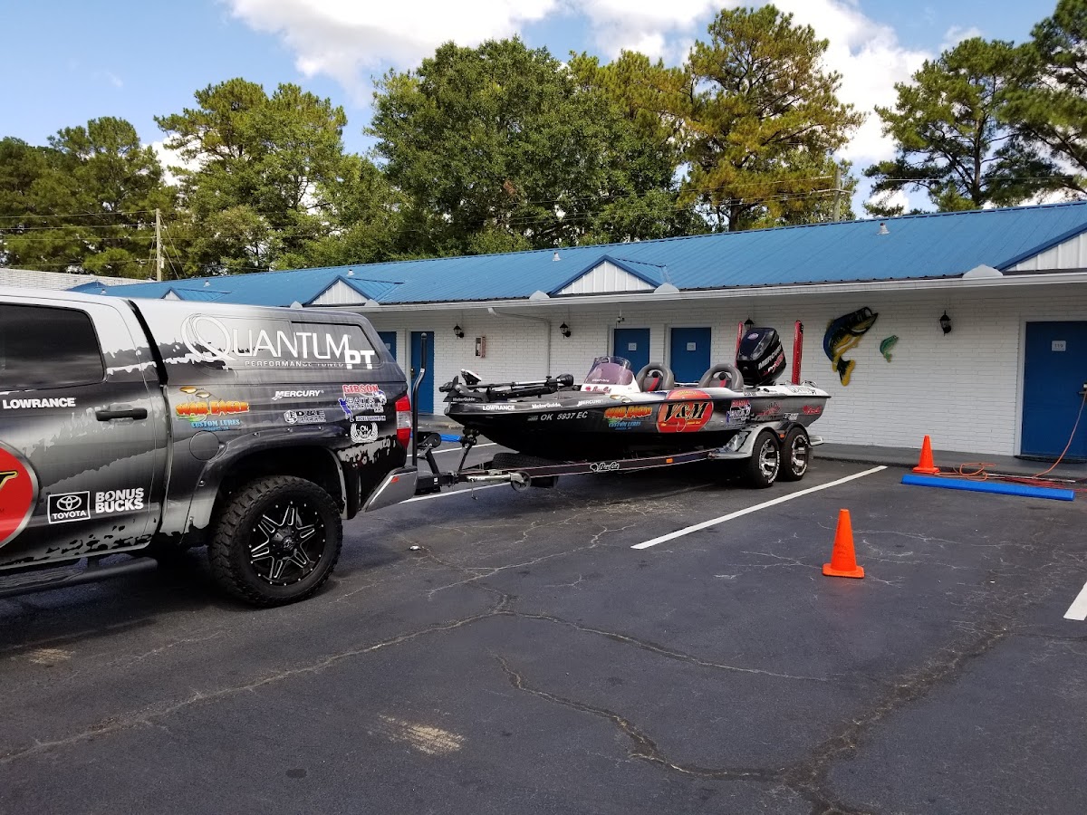 Lake Front Motel