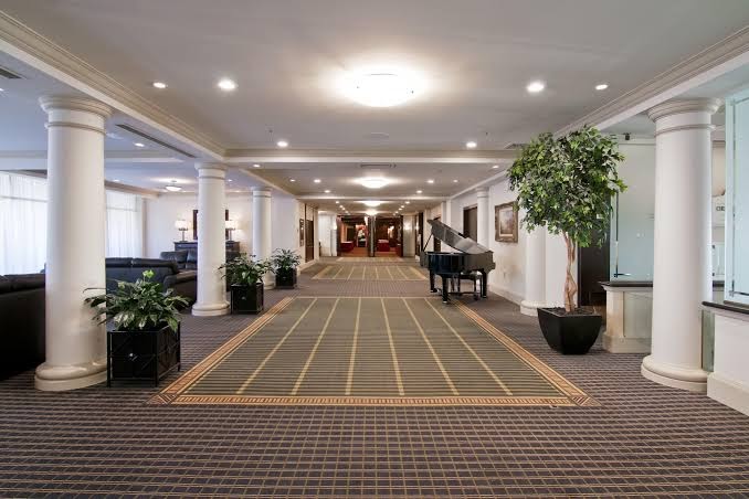 Chateau Lacombe Hotel photo 2