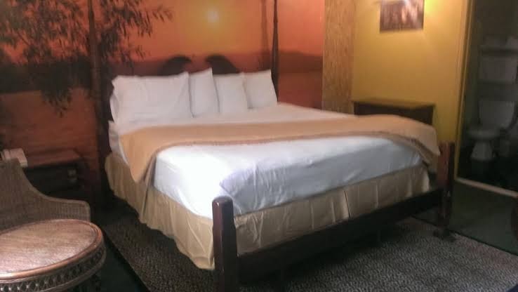 Naugatuck Motor Lodge photo 3