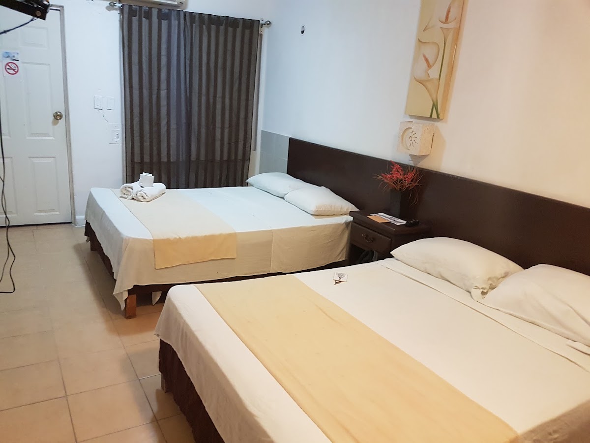 Hotel Platas photo 2
