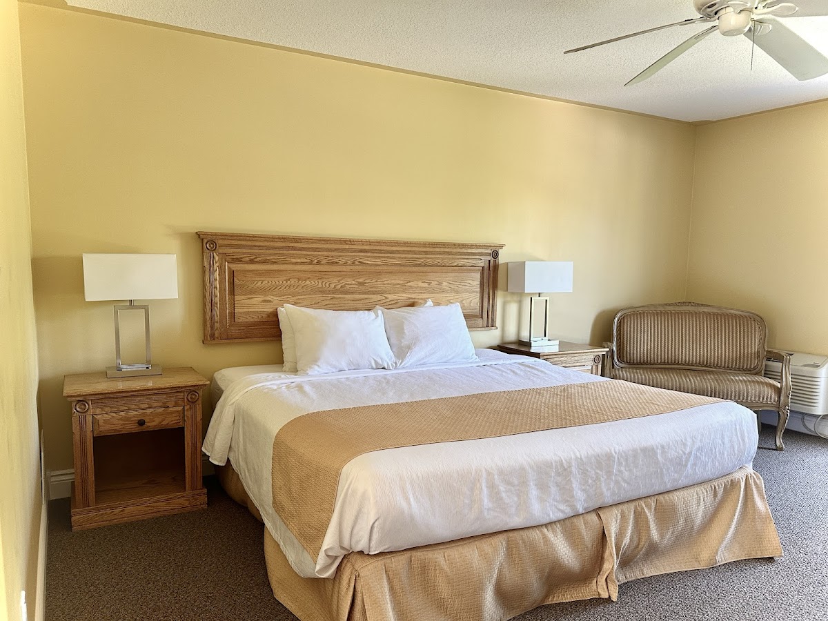 Bruce Anchor Motel & Cottage Rentals photo 3
