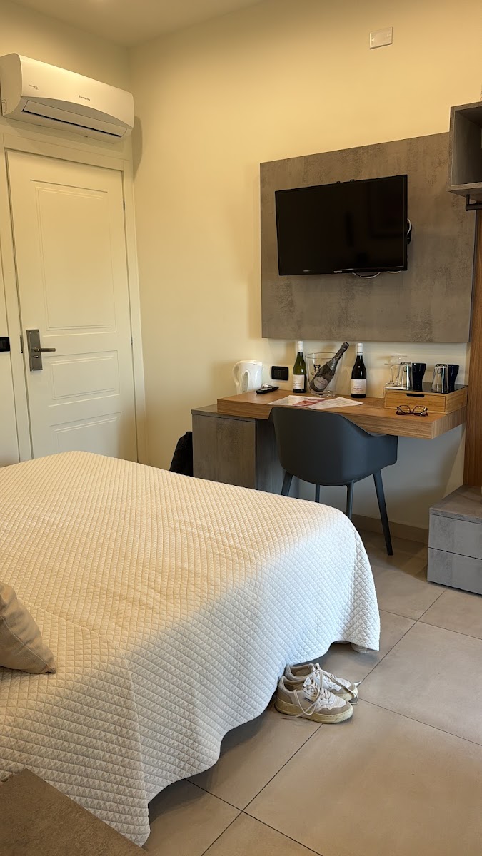 Room 8