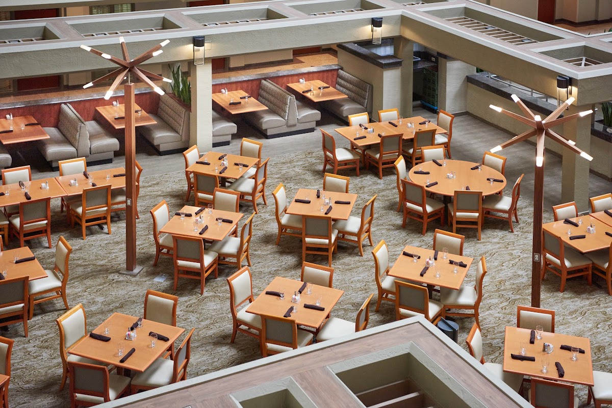 DoubleTree by Hilton Hotel Fresno Convention Center photo 3