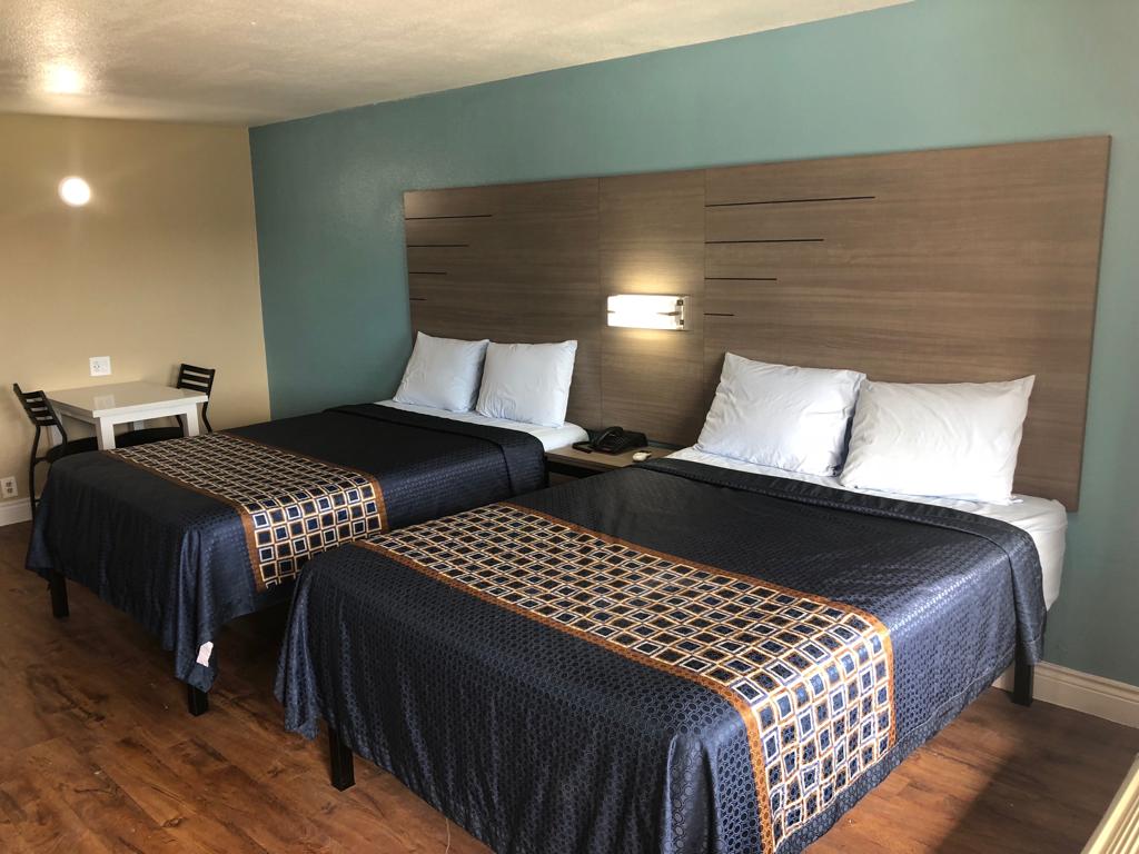 Luxury Inn & Suites East Houston photo 2