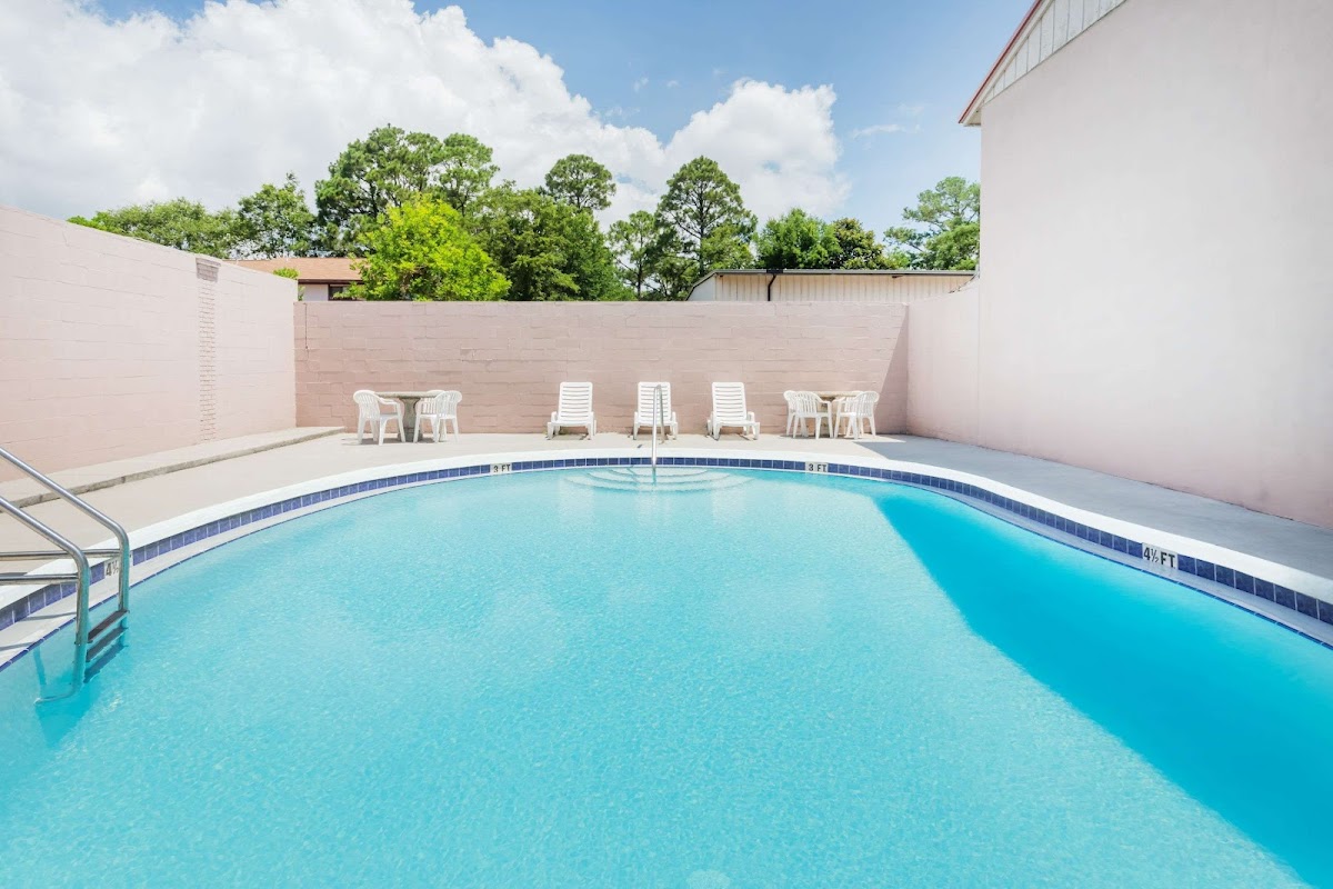 Super 8 by Wyndham Ft Walton Beach photo 3