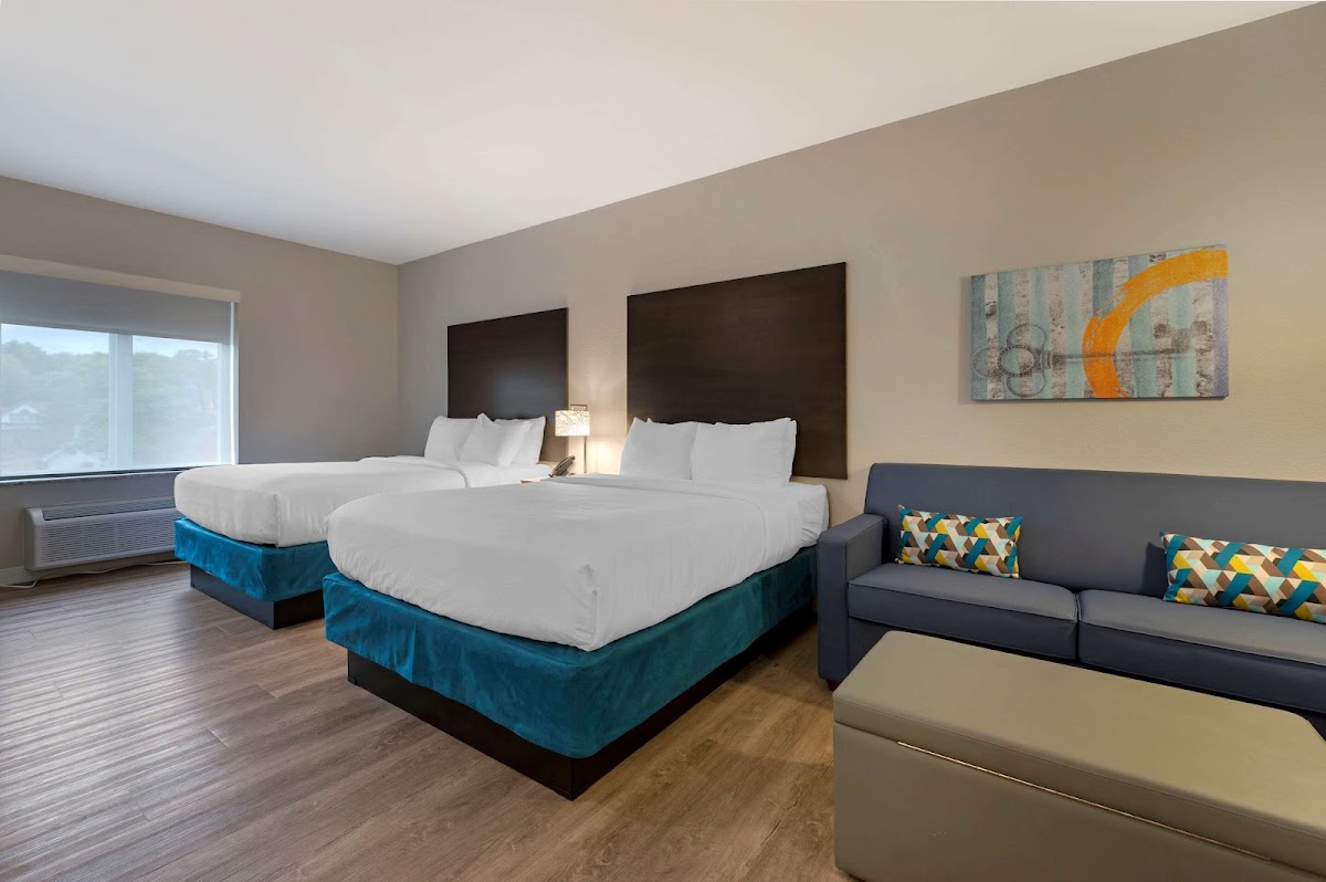MainStay Suites Cincinnati University - Uptown photo 2