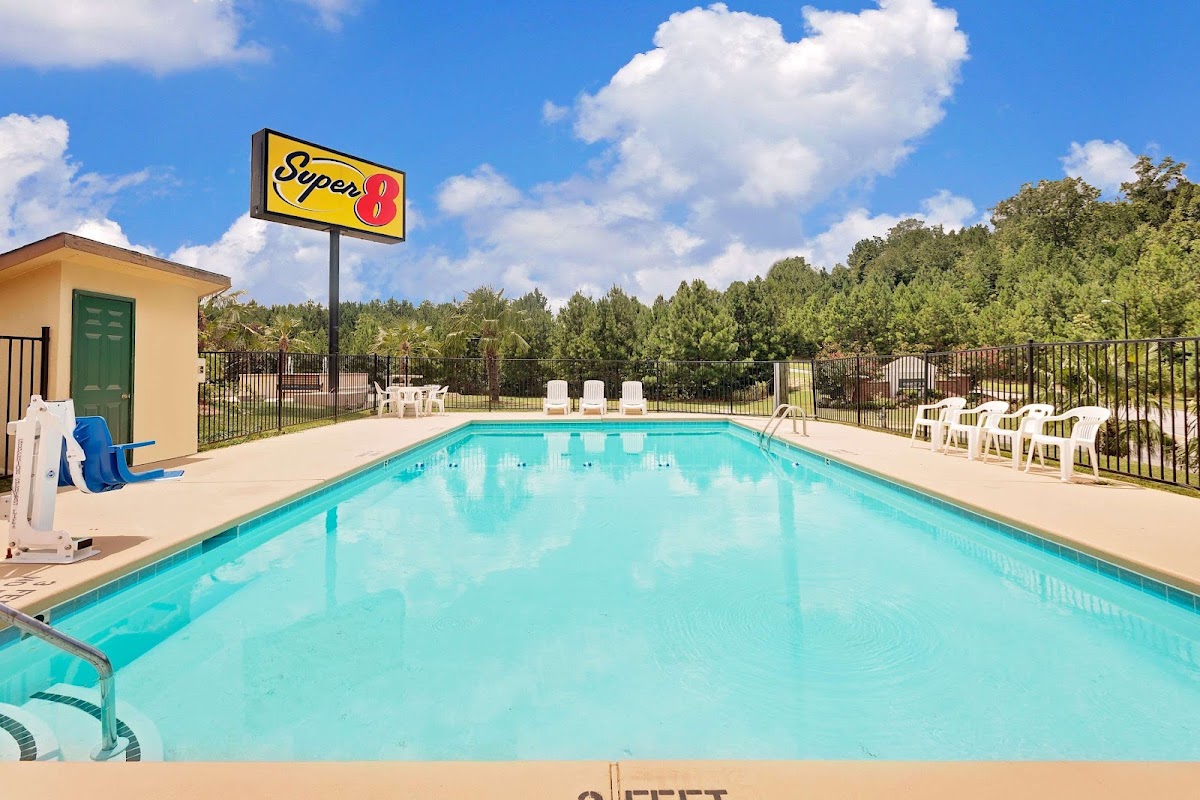 Super 8 by Wyndham Cartersville photo 3