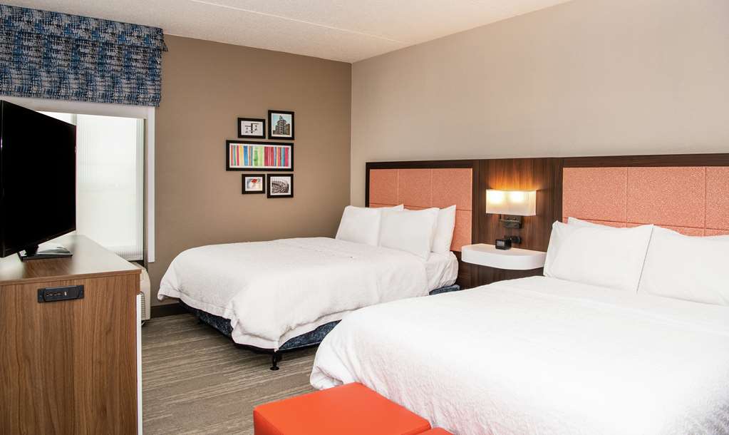 Hampton Inn Erie-South photo 2