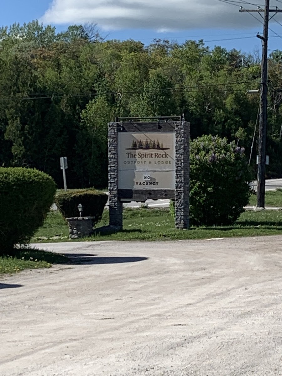 The Spirit Rock Outpost & Lodge