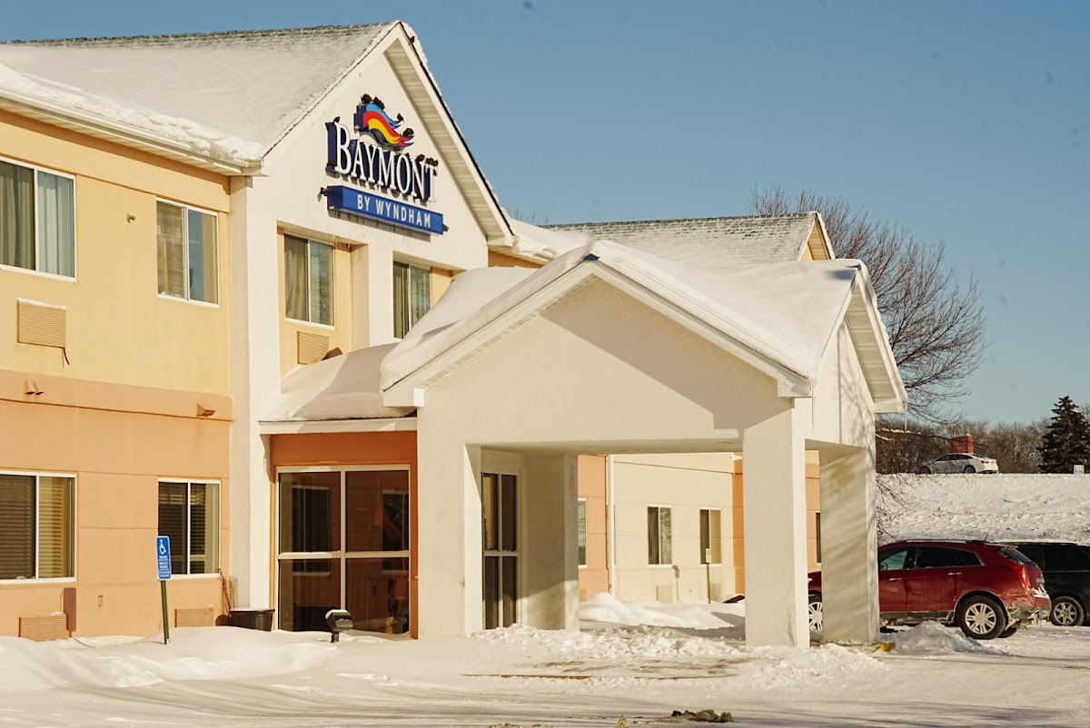 Baymont by Wyndham Coon Rapids photo 3