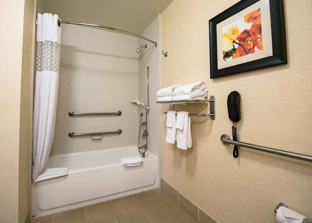 Hampton Inn & Suites Ridgecrest photo 2