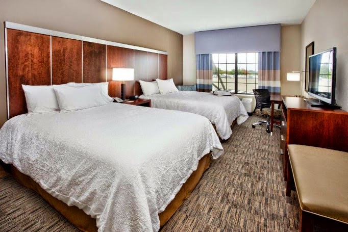 Hampton Inn & Suites Chapel Hill-Carrboro/Downtown photo 2