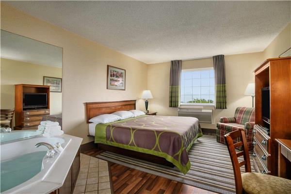 Super 8 by Wyndham Grayville photo 2